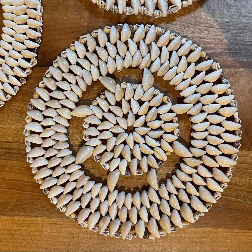 Three Vintage 9" Round Cowrie Shell Trivets Beach House Ocean Nautical - Picture 5 of 7